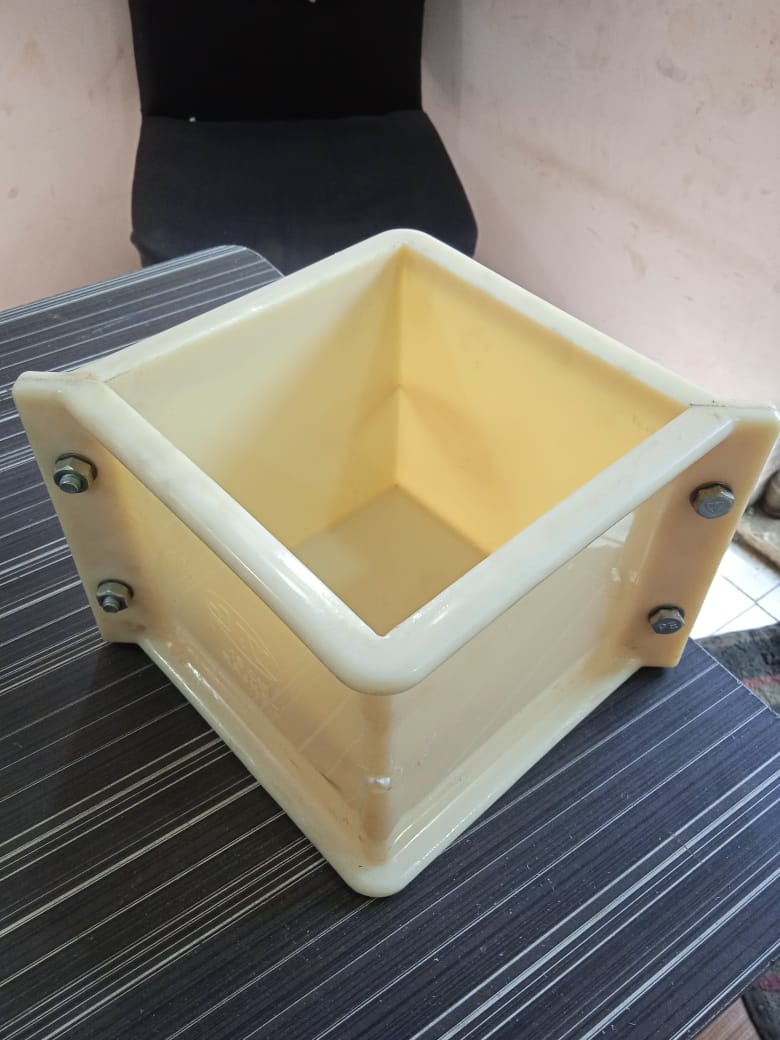 CUBE MOULD - 15 CM - PLASTIC - (2 PARTS/L-TYPE)